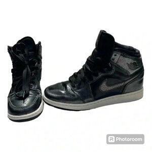 Air Jordan 1 Retro High GS 'Black' Size 4.5Y
